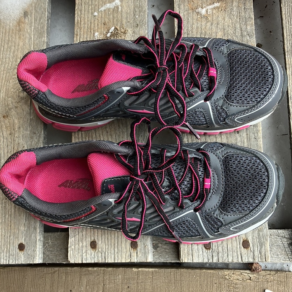 Avia Sneakers Like New!